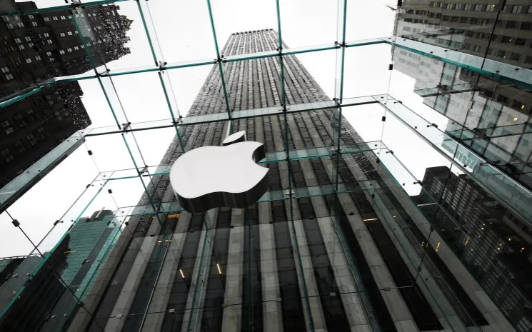 آبل تجدد محادثاتها مع "أوبن إيه آي" لتوفير ميزات الذكاء الاصطناعي في الآيفون 1 آبل تجدد محادثاتها مع “أوبن إيه آي” لتوفير ميزات الذكاء الاصطناعي في الآيفون