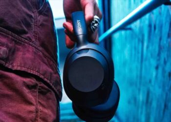 ‫سوني تطلق سماعة الرأس يو إل تي وير اللاسلكية