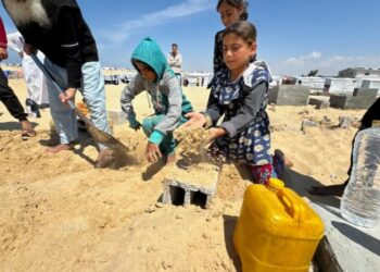 غارات إسرائيلية بغزة في ليلة العيد و20 ألف فلسطيني تحت الأنقاض