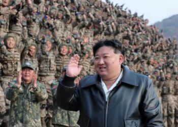 زعيم كوريا الشمالية: حان الوقت للاستعداد للحرب