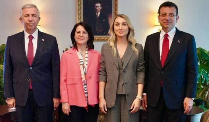 التقى أكرم إمام أوغلو ومنصور يافاش للمرة الأولى بعد الانتخابات 1 التقى أكرم إمام أوغلو ومنصور يافاش للمرة الأولى بعد الانتخابات