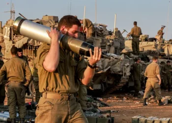 “معاريف” العبرية: لأول مرة تقرير يكشف ضعف إسرائيل بالحرب داخل أرضها ولبنان تصعد القتال