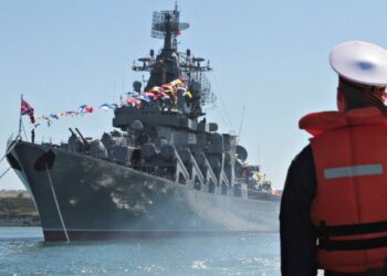 زعم أوكراني بإغراق بارجة روسية في البحر الأسود