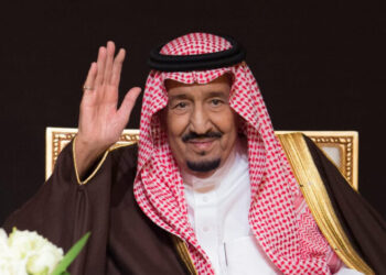 خادم الحرمين يجري فحوصات بعد شكواه من ارتفاع الحرارة وألم بالمفاصل..