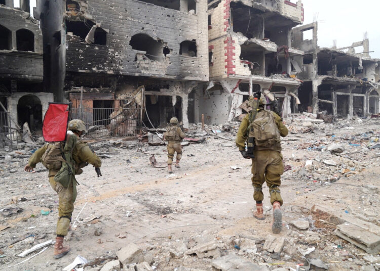 الجيش الإسرائيلي: يمهد لعملية برية محتملة على رفح بدعوة السكان لمغادرتها 1 الجيش الإسرائيلي: يمهد لعملية برية محتملة على رفح بدعوة السكان لمغادرتها