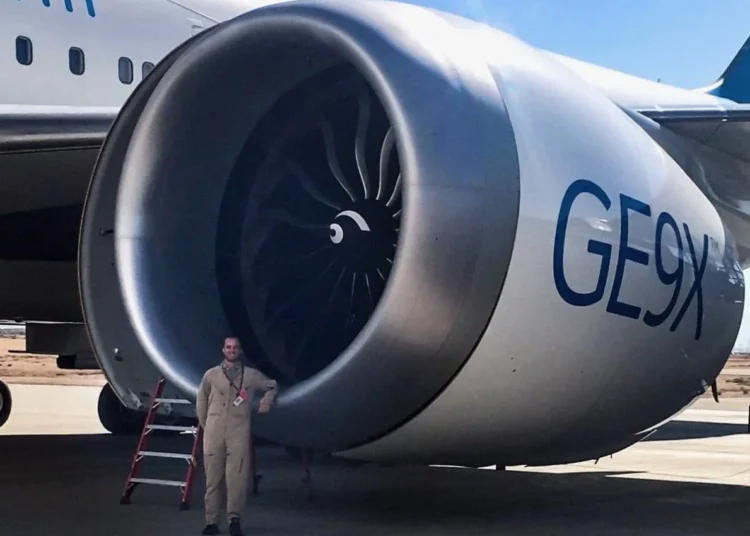 "محرك الطائرة" ينهي حياة شخص على مدرج مطار أمستردام 1 مدرج مطار