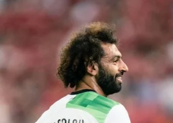 صلاح يلمح في تغريدة إلى استمراره مع الريدز .. فهل يكرر رفض العروض السعودية؟