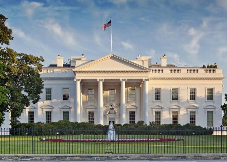 جهاز الخدمة السرية الأميركي: العثور على السائق الذي صدم بوابة البيت الأبيض ميتًا