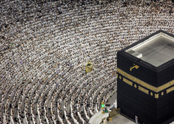 العالم كله سيكون مواجها اليوم للكعبة.. ظاهرة فريدة يكشفها فلكي سعودي