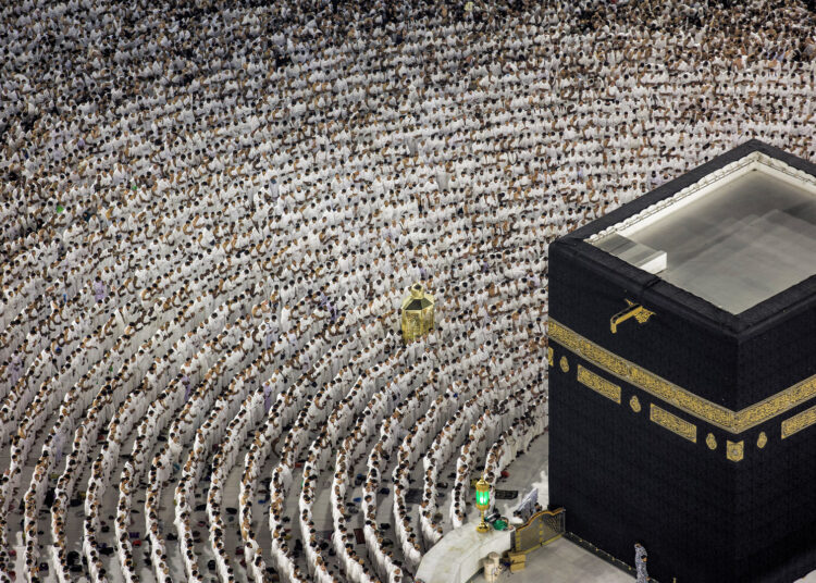 العالم كله سيكون مواجها اليوم للكعبة.. ظاهرة فريدة يكشفها فلكي سعودي