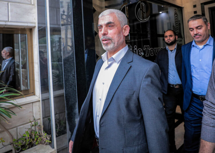 مسؤولون إسرائيليون ينفون اختفاء السنوار في رفح