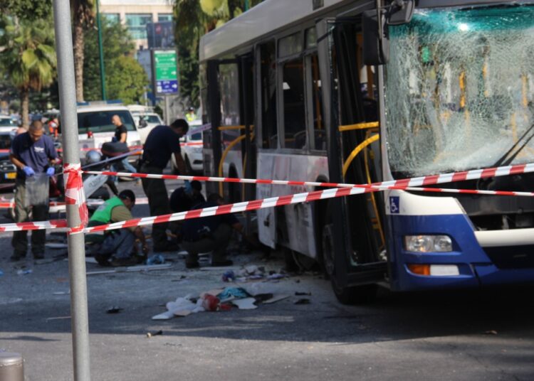 إسرائيل تصف حادث انفجار حافلة قرب تل أبيب ب”الإرهابي”