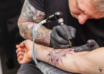 الإيدز الوشوم