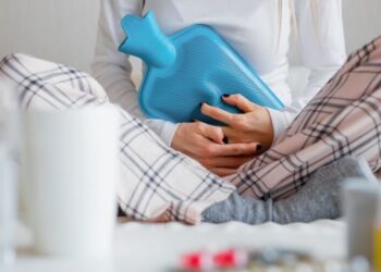 فوائد شرب الماء أثناء الدورة الشهرية