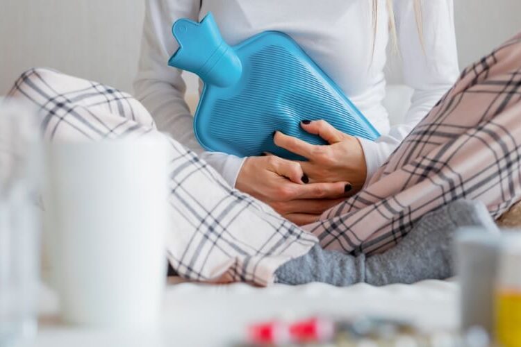 فوائد شرب الماء أثناء الدورة الشهرية