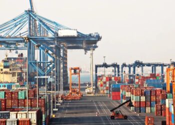 صادرات السعودية غير البترولية تصعد 3.3% بالربع الأول من 2024