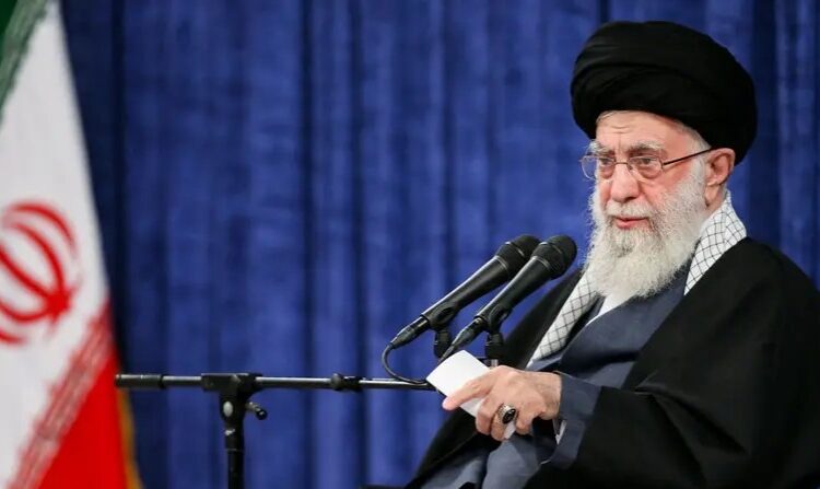 أول تعليق لخامنئي بعد حادث رئيسي: إدارة الدولة لن تتأثر