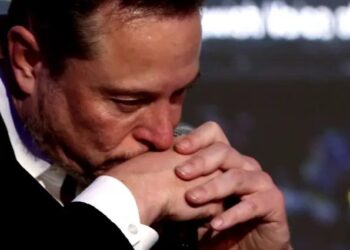 إيلون ماسك عن عاصفة كبرى تهدد الإنترنت: أقماري صامدة