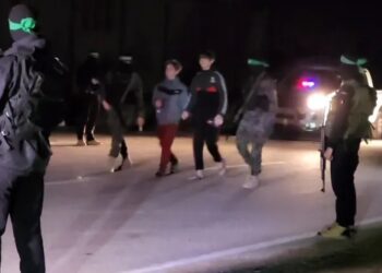 أكسيوس: هذه النقطة الشائكة تهدد بانهيار مفاوضات حماس وإسرائيل