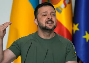 زيلينسكي يناشد  إسبانيا بالسماح له بضرب روسيا بأسلحة غربية