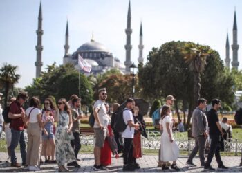 ارتفاع عدد السياح في تركيا 8.7% في أبريل