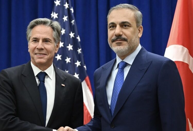 وزيرا خارجية أمريكا وتركيا يبحثان هاتفيا جهود وقف إطلاق النار في غزة
