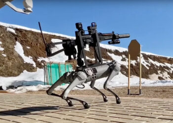 جيش “الكلاب الآلية” القاتلة يظهر في استعراضات الجيش الصيني