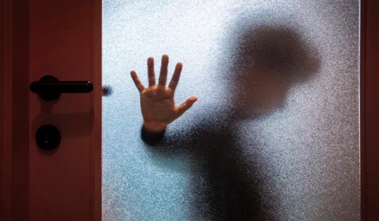 جريمة تصدم اللبنانيين.. عراقيون يستدرجون قاصرين لاغتصابهم والسلطات تكشفهم