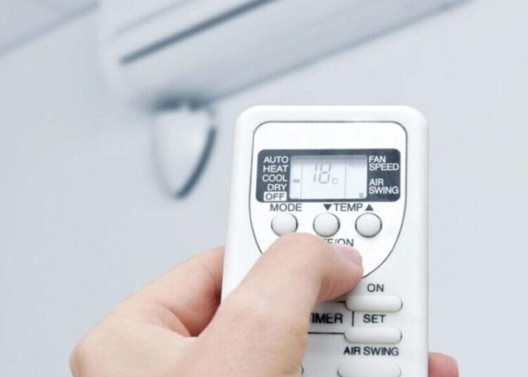 زر في الريموت كنترول يحل مشكلة تسريب المياه من التكييف