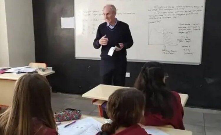 طالب أجنبي عربي يقتل مدير مدرسته في اسطنبول رميًا بالرصاص