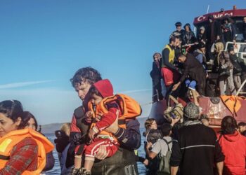 قتل فيها مئات المهاجرين.. محاكمة 9 مصريين باليونان لتورطهم بمأساة “مركب الموت”