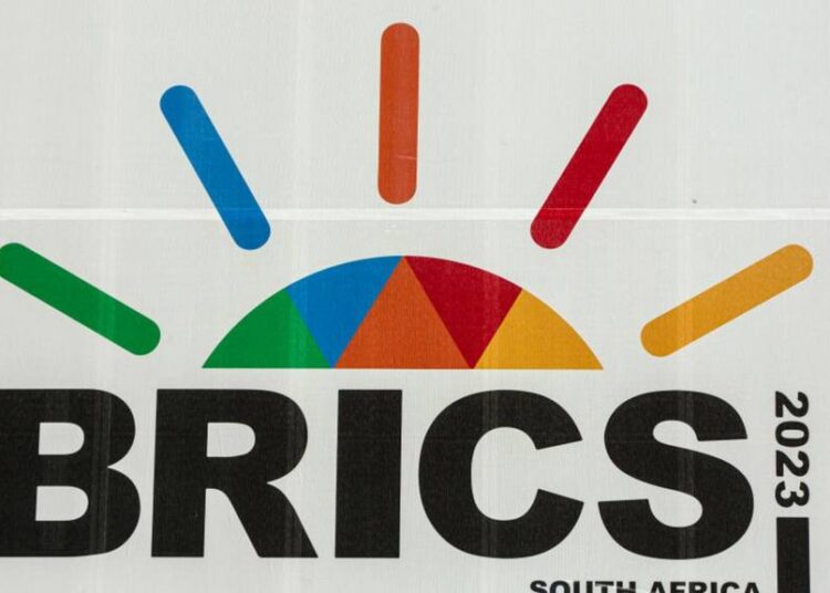 وزير الخارجية التركي يؤكد رغبة بلاده في الانضمام إلى “بريكس”