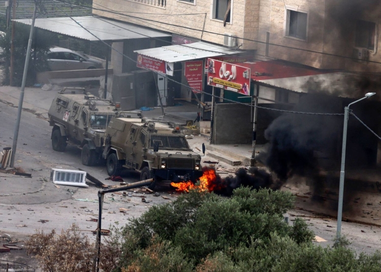 مقتل قائد فرقة قناصة إسرائيلي وإصابة 16 في “كمين مخيم جنين”