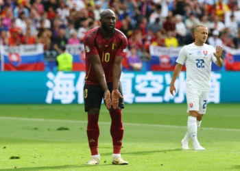 سلوفاكيا تفجر أولى المفاجآت بفوزها على بلجيكا.. والفار يحرم لوكاكو من هدفين
