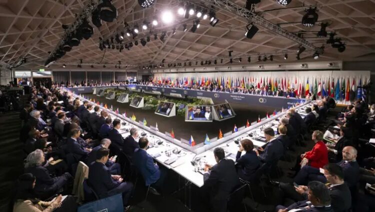 أميركا تدعم “سلاماً عادلاً” بأوكرانيا.. وماكرون: لا استسلام