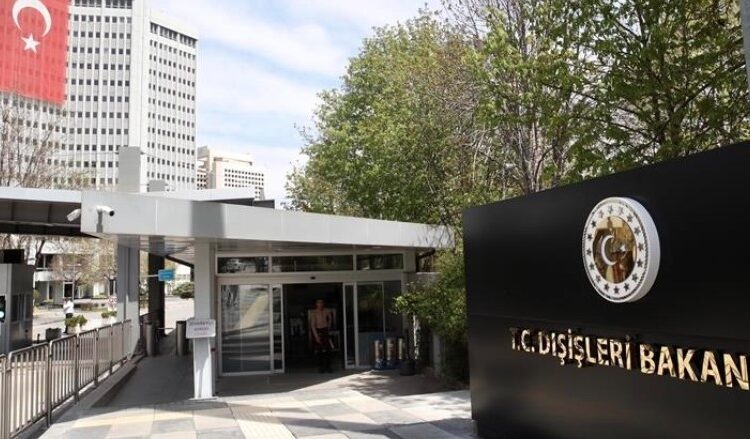 تركيا: نقف ضد أي انقلاب أو تدخل عسكري