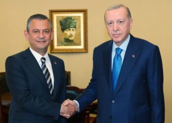 أوزيل يتحدث عن انتخابات مبكرة في تركيا.. وأردوغان يتهمه بجر البلاد للتوتر