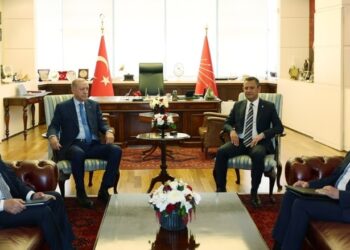 أردوغان في مقر المعارضة لأول مرة منذ 18 عاما.. ما أهدافه من ذلك؟