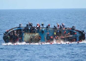 خفر السواحل التركي يضبط 139 مهاجراً غير نظامي قبالة شواطئ إزمير