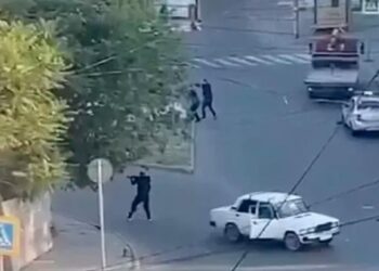 لحظة إطلاق النار في “ديربنت” بداغستان