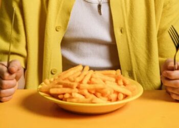 دراسة جديدة: تحفيز الدماغ كهربائيا قد يعالج شراهة الأكل