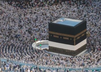 في أول أيام عيد الأضحى.. الحجاج يؤدون “طواف الإفاضة”