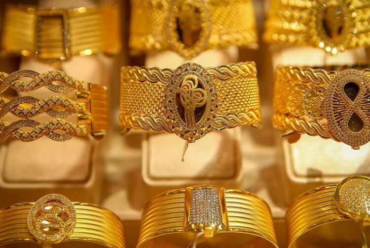 انخفاض أسعار الذهب.. وترقب لبيانات التضخم الأمريكية الرئيسية