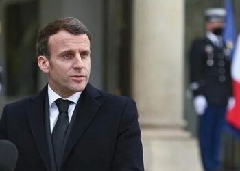 ماكرون يحذر من “حرب أهلية” في فرنسا