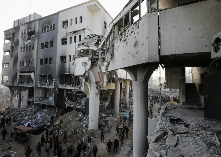 جدل واسع عقب قرار المحكمة العليا الإفراج عن مدير مستشفى الشفاء