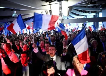 بنسبة تصويت لم تحدث منذ 1981.. الفرنسيون يقررون مصير الانتخابات التشريعية 3 بنسبة تصويت لم تحدث منذ 1981.. الفرنسيون يقررون مصير الانتخابات التشريعية