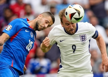 يورو 24: مقصية بلينغهام ورأسية كين تنقذان إنجلترا من كمين سلوفاكيا في الوقت القاتل