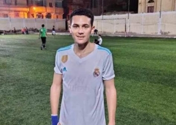 بسكتة قلبية مفاجئة.. وفاة لاعب عمره 17 عاماً وسط الملعب