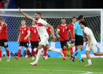 تركيا وهولندا في آخر مواجهات ربع النهائي على ملعب برلين الليلة