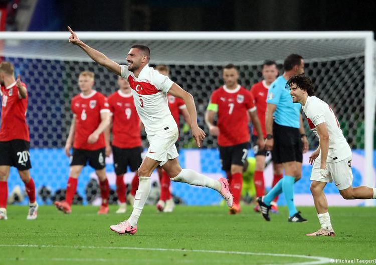 تركيا وهولندا في آخر مواجهات ربع النهائي على ملعب برلين الليلة 1 تركيا وهولندا في آخر مواجهات ربع النهائي على ملعب برلين الليلة